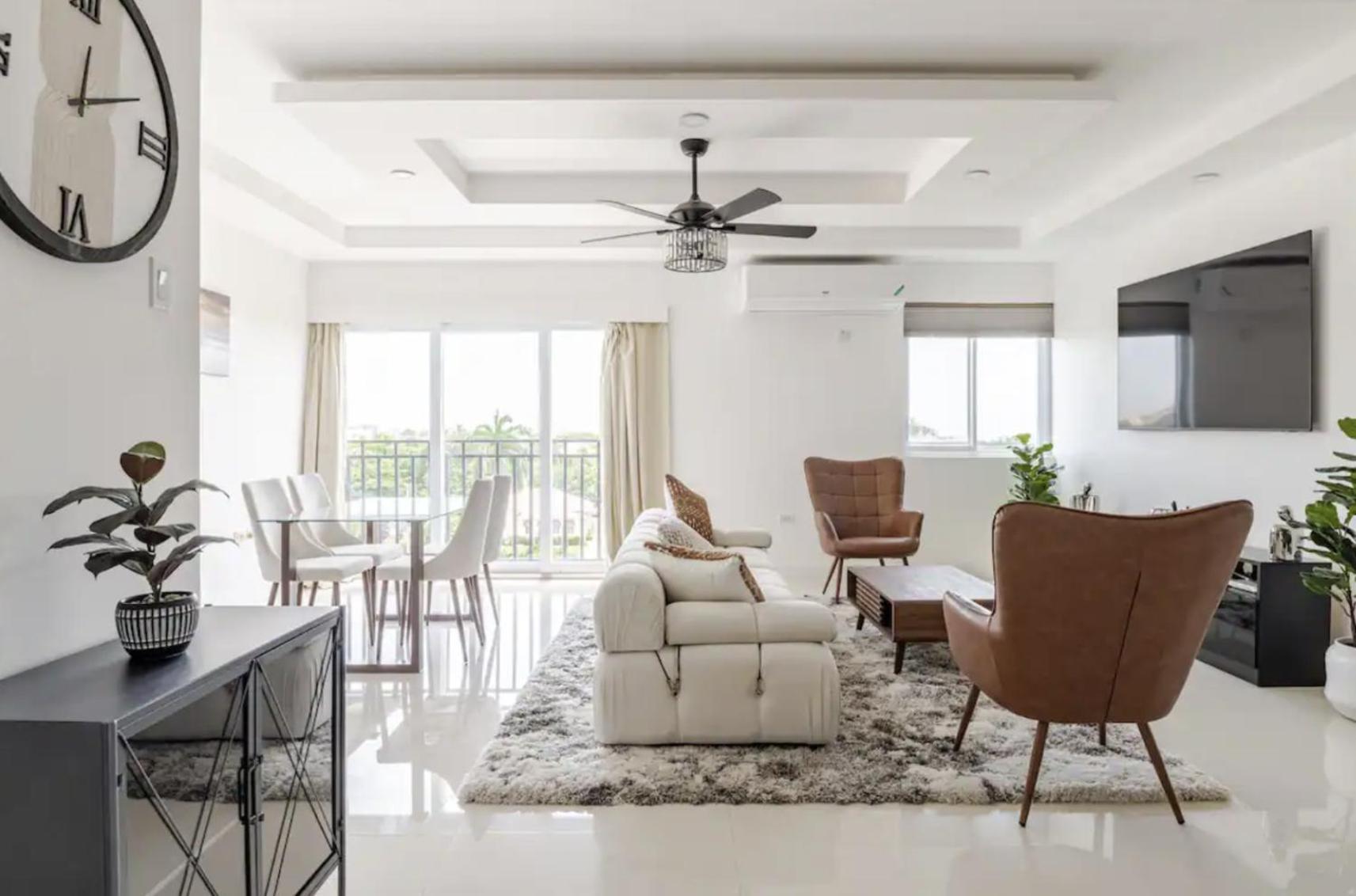 Luxe City Oasis 2Br With Rooftop Pool And Gym Kingston Exteriér fotografie